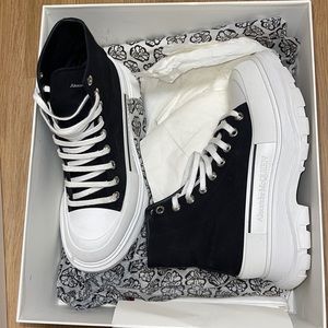 SIZE 41 - Alexander McQueen Treadslick Boots